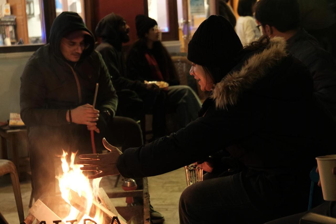 Mitra Mcleodganj Hostel McLeod Gandzs Kültér fotó