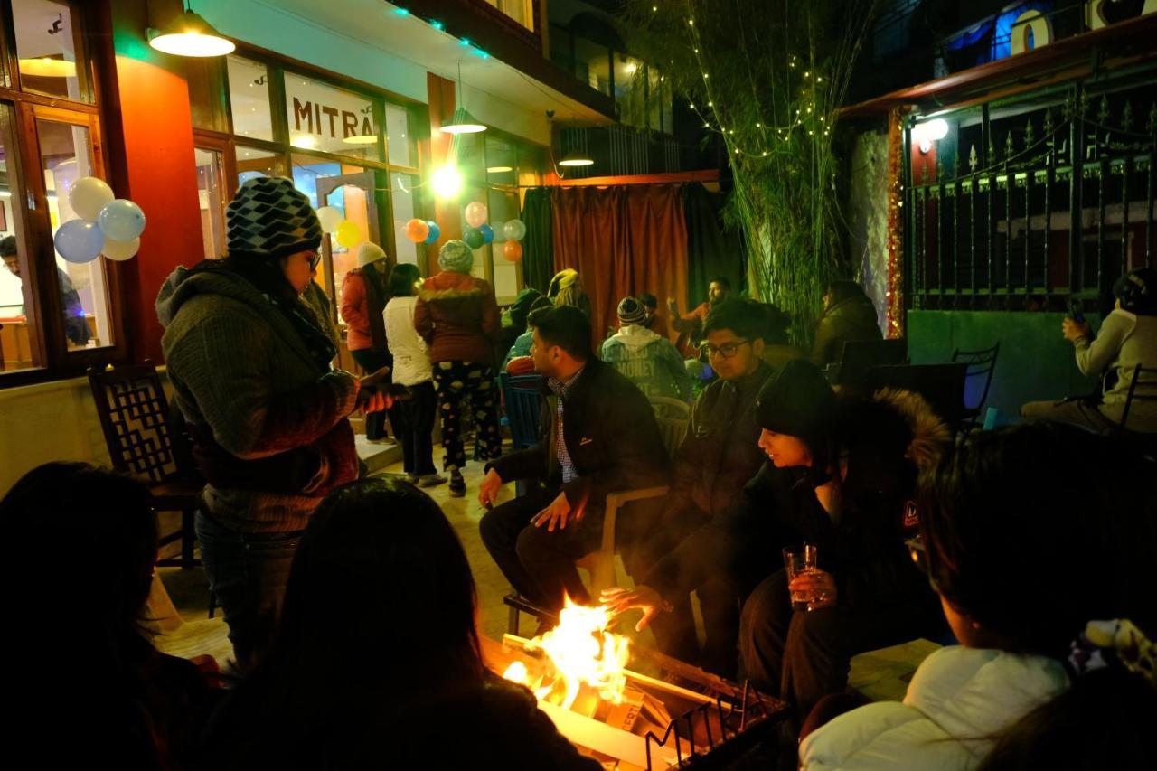 Mitra Mcleodganj Hostel McLeod Gandzs Kültér fotó