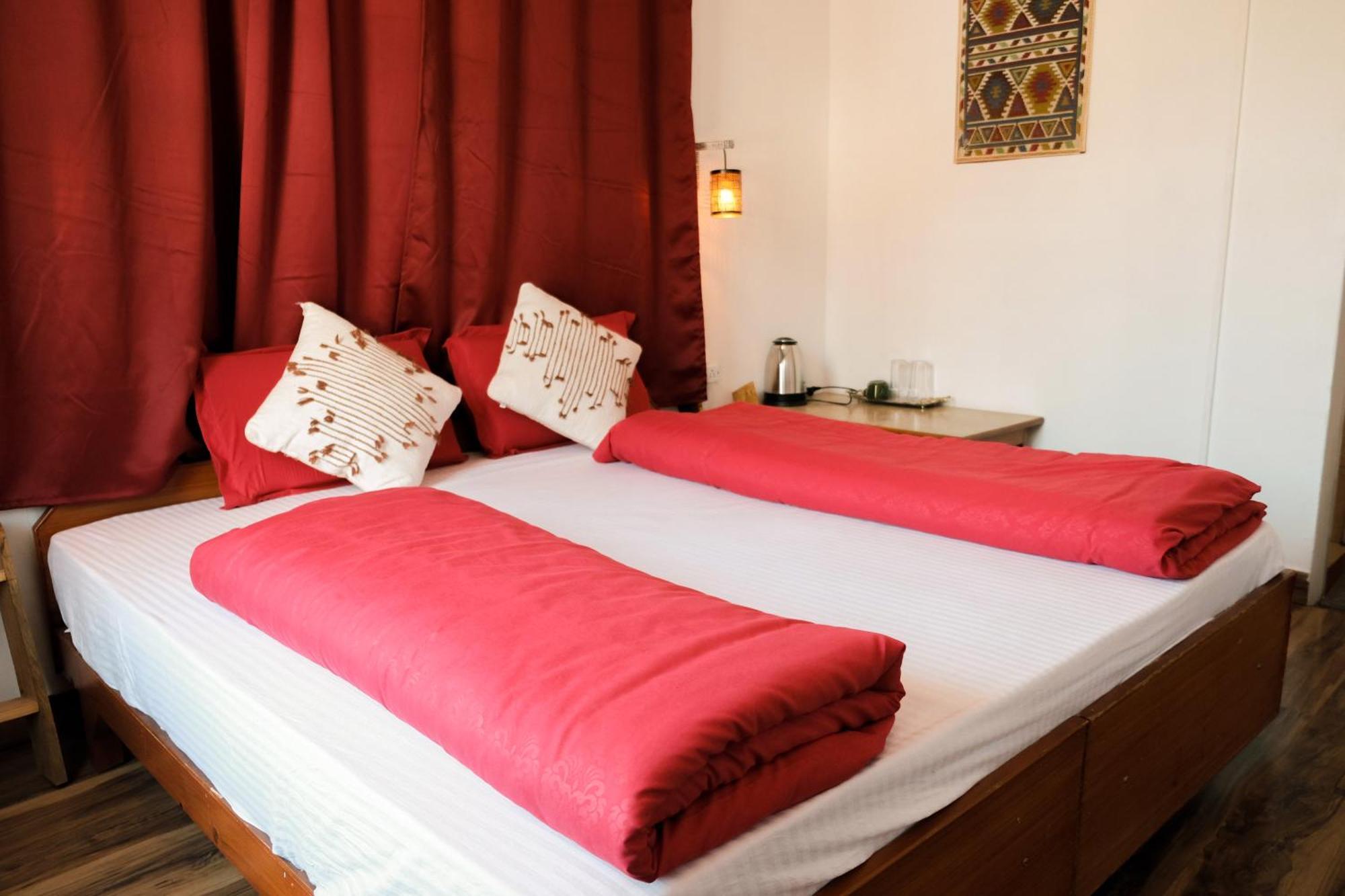 Mitra Mcleodganj Hostel McLeod Gandzs Kültér fotó