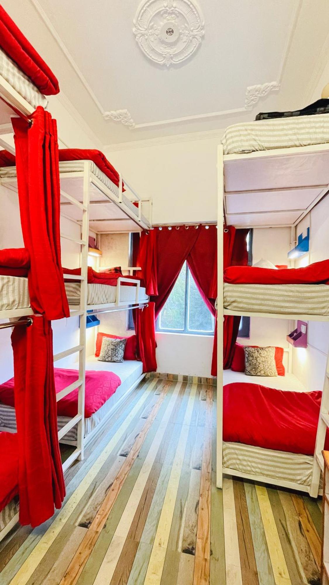 Mitra Mcleodganj Hostel McLeod Gandzs Kültér fotó