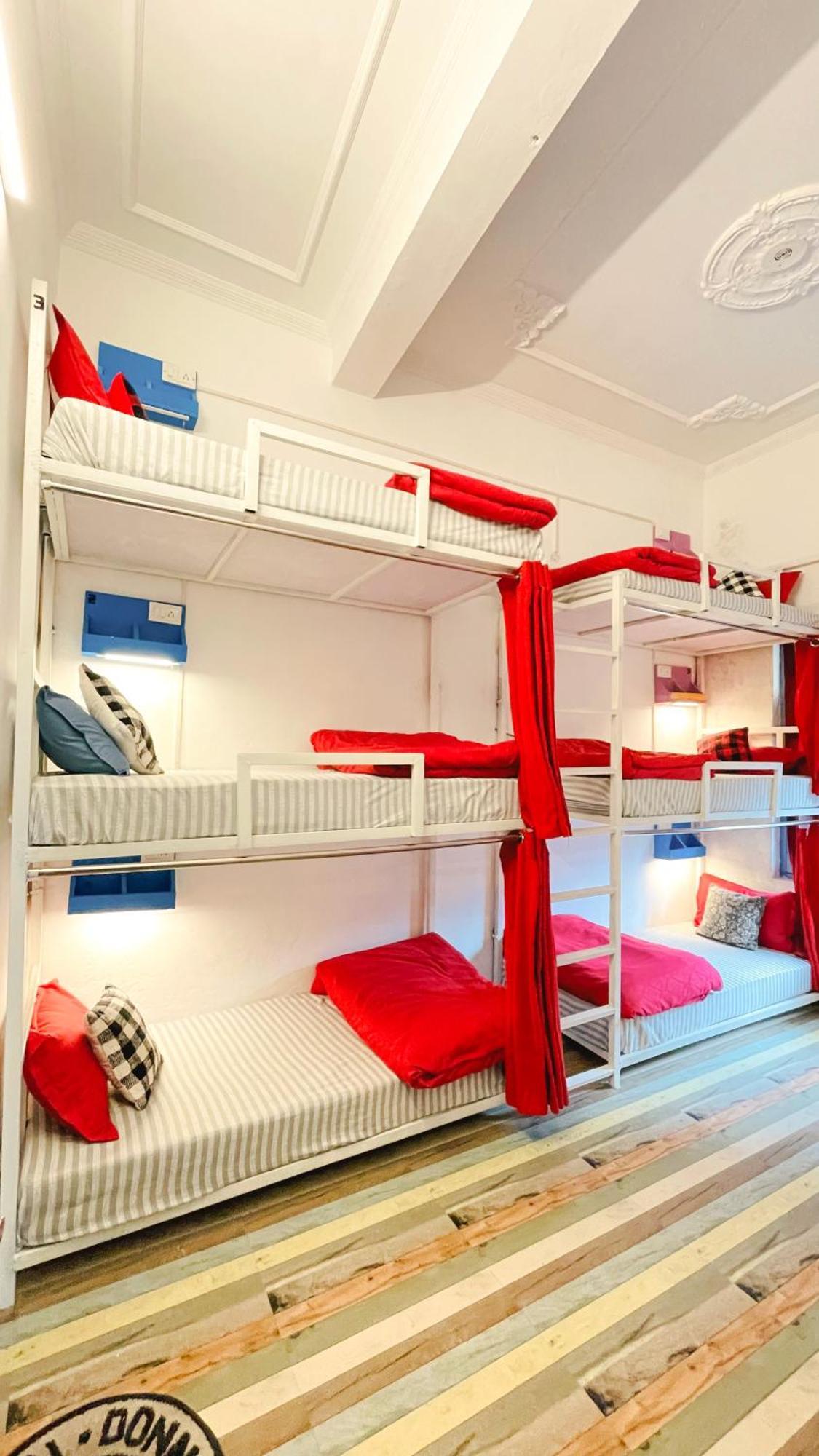 Mitra Mcleodganj Hostel McLeod Gandzs Kültér fotó