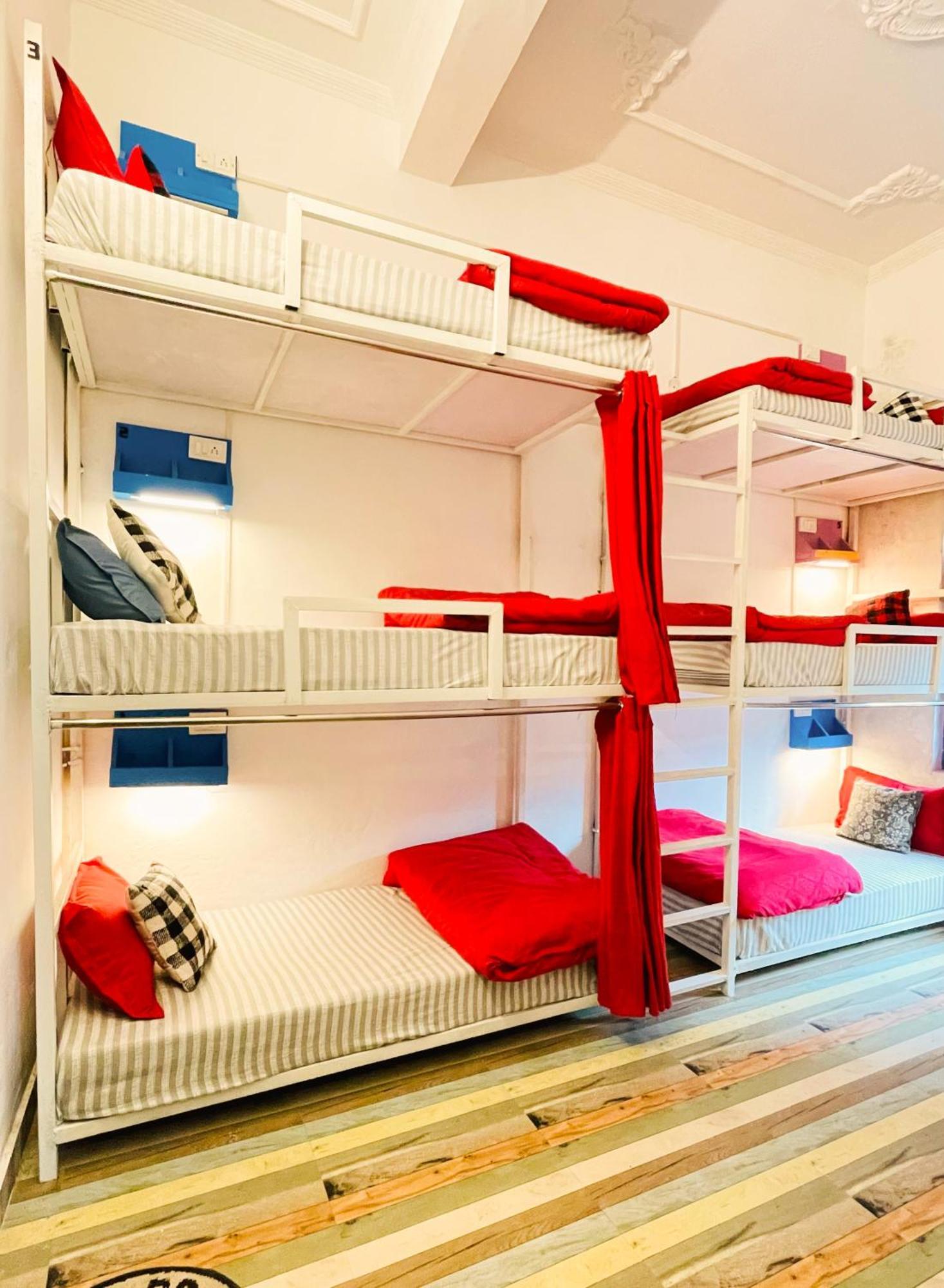 Mitra Mcleodganj Hostel McLeod Gandzs Kültér fotó