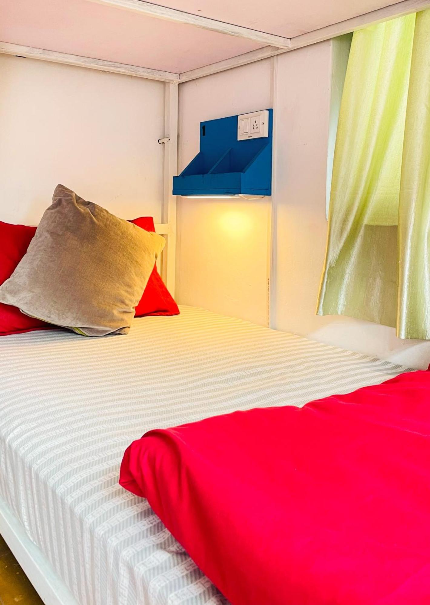 Mitra Mcleodganj Hostel McLeod Gandzs Kültér fotó