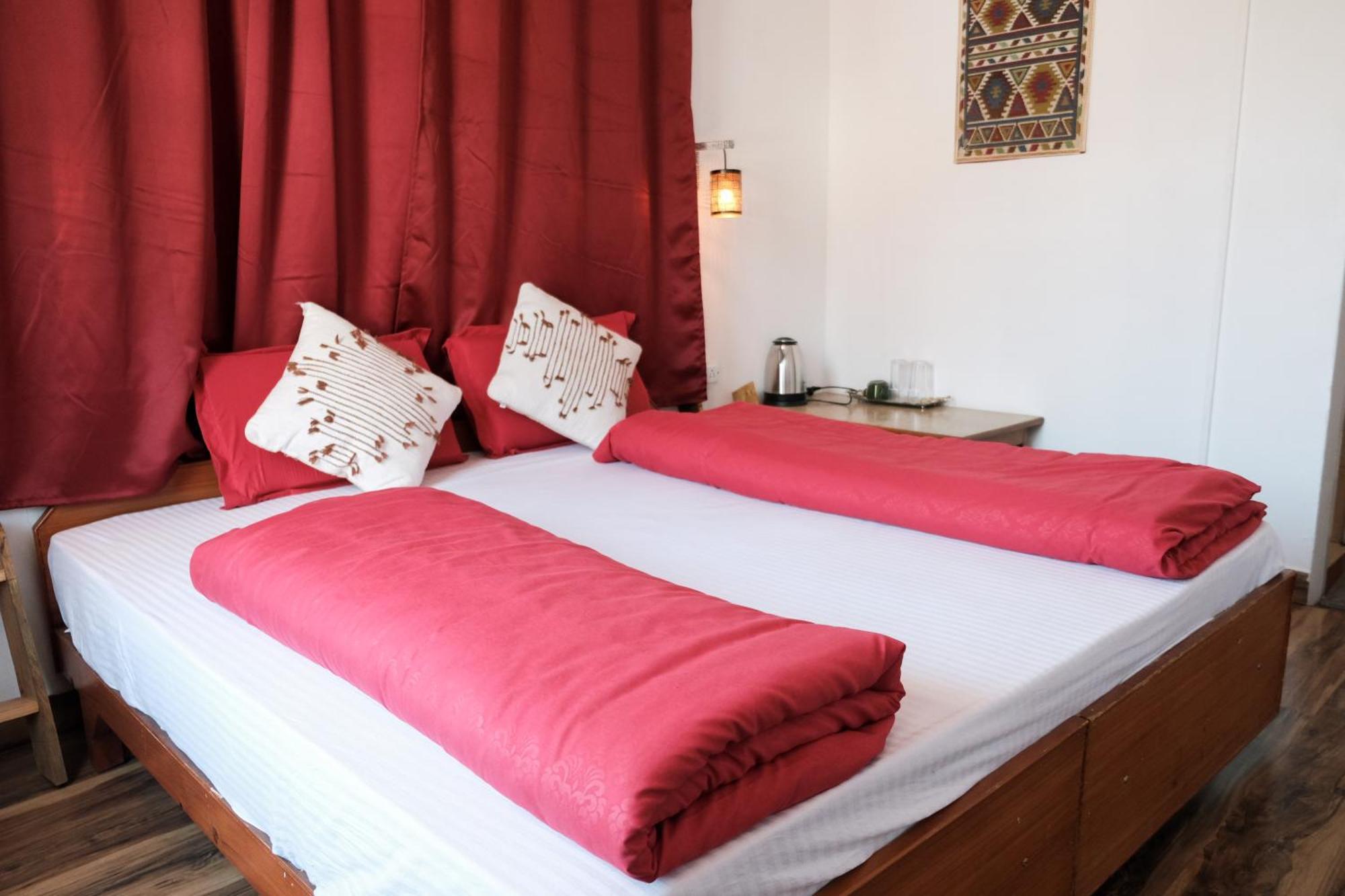 Mitra Mcleodganj Hostel McLeod Gandzs Kültér fotó