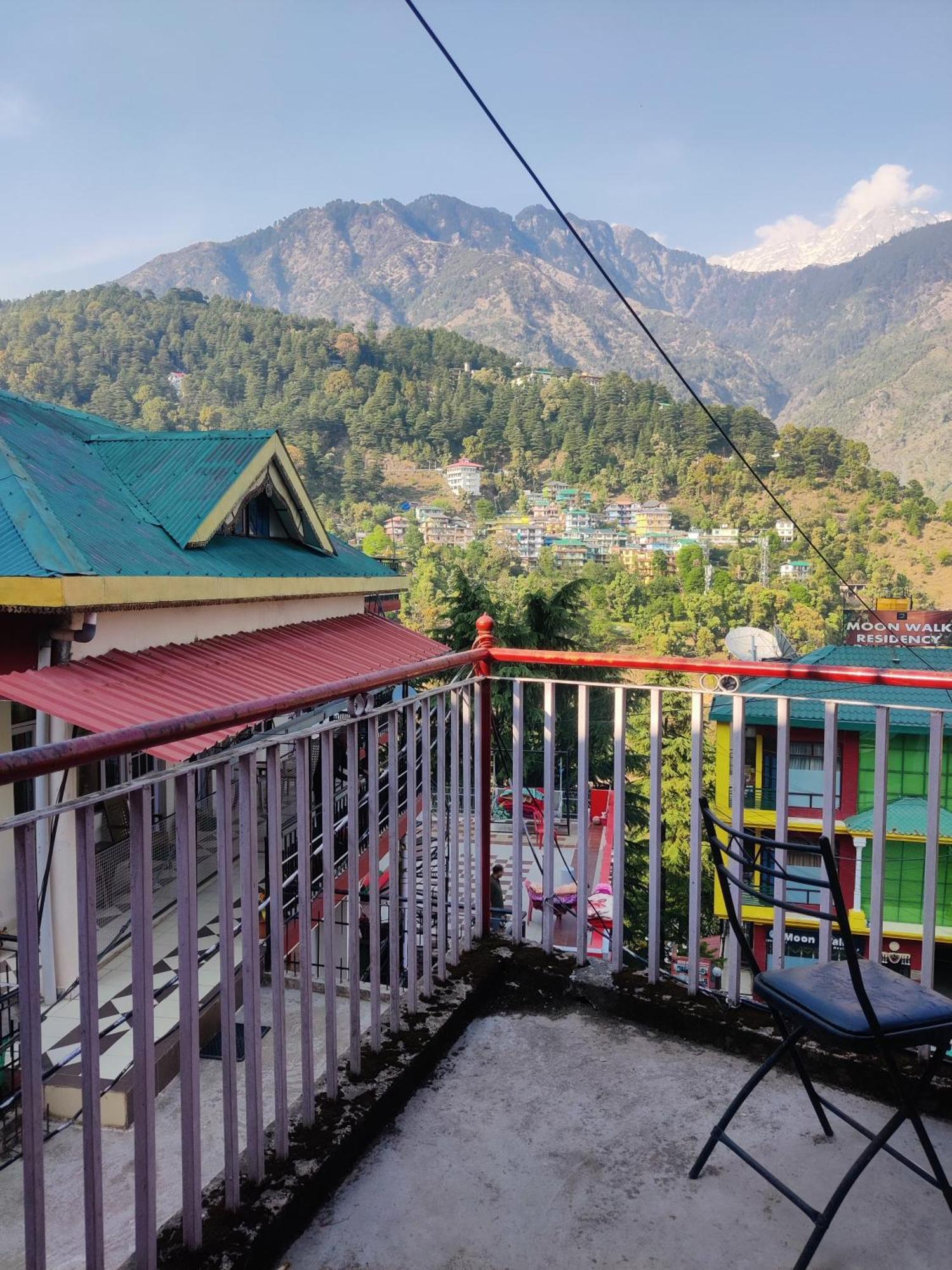 Mitra Mcleodganj Hostel McLeod Gandzs Kültér fotó