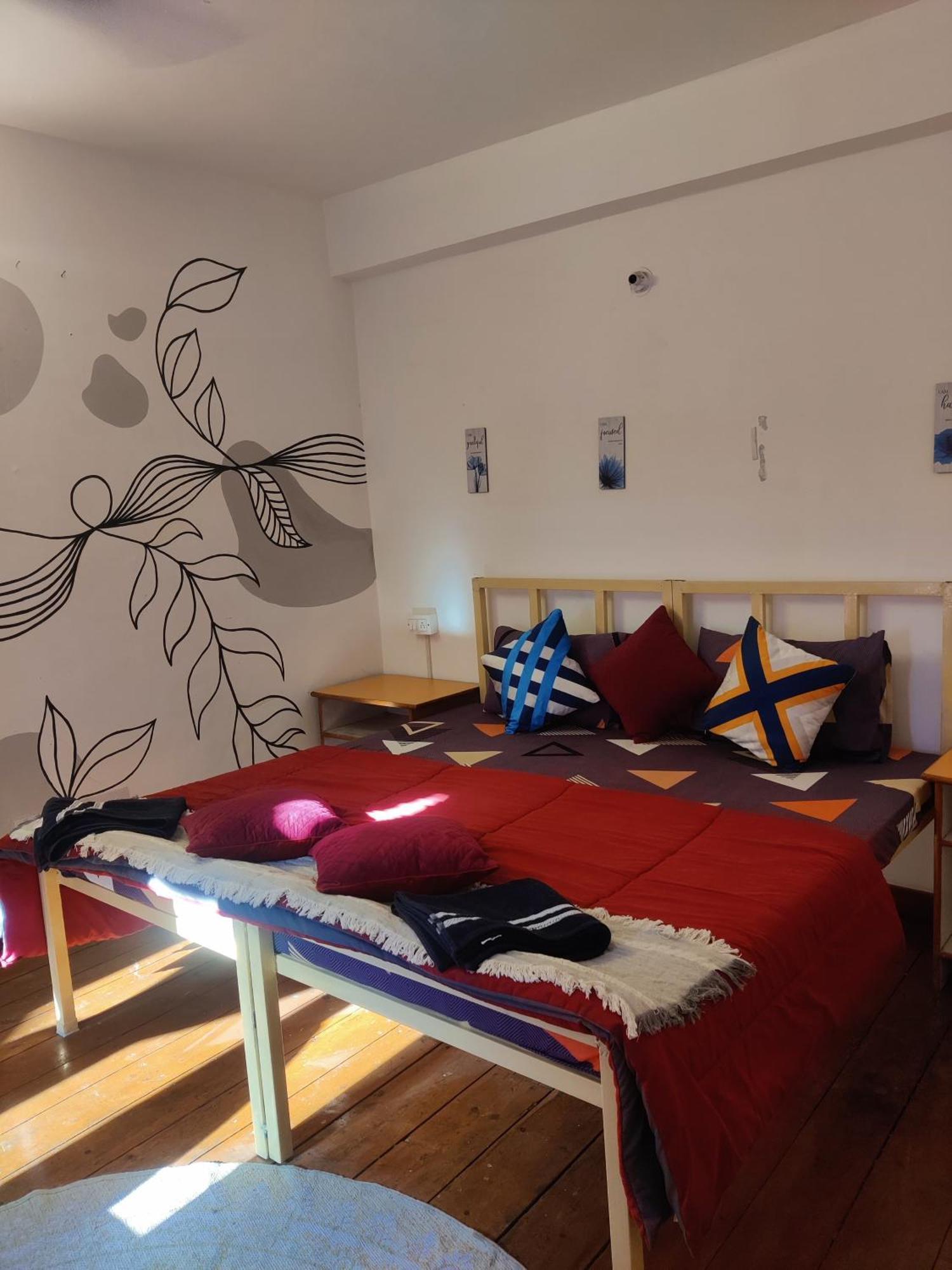 Mitra Mcleodganj Hostel McLeod Gandzs Kültér fotó
