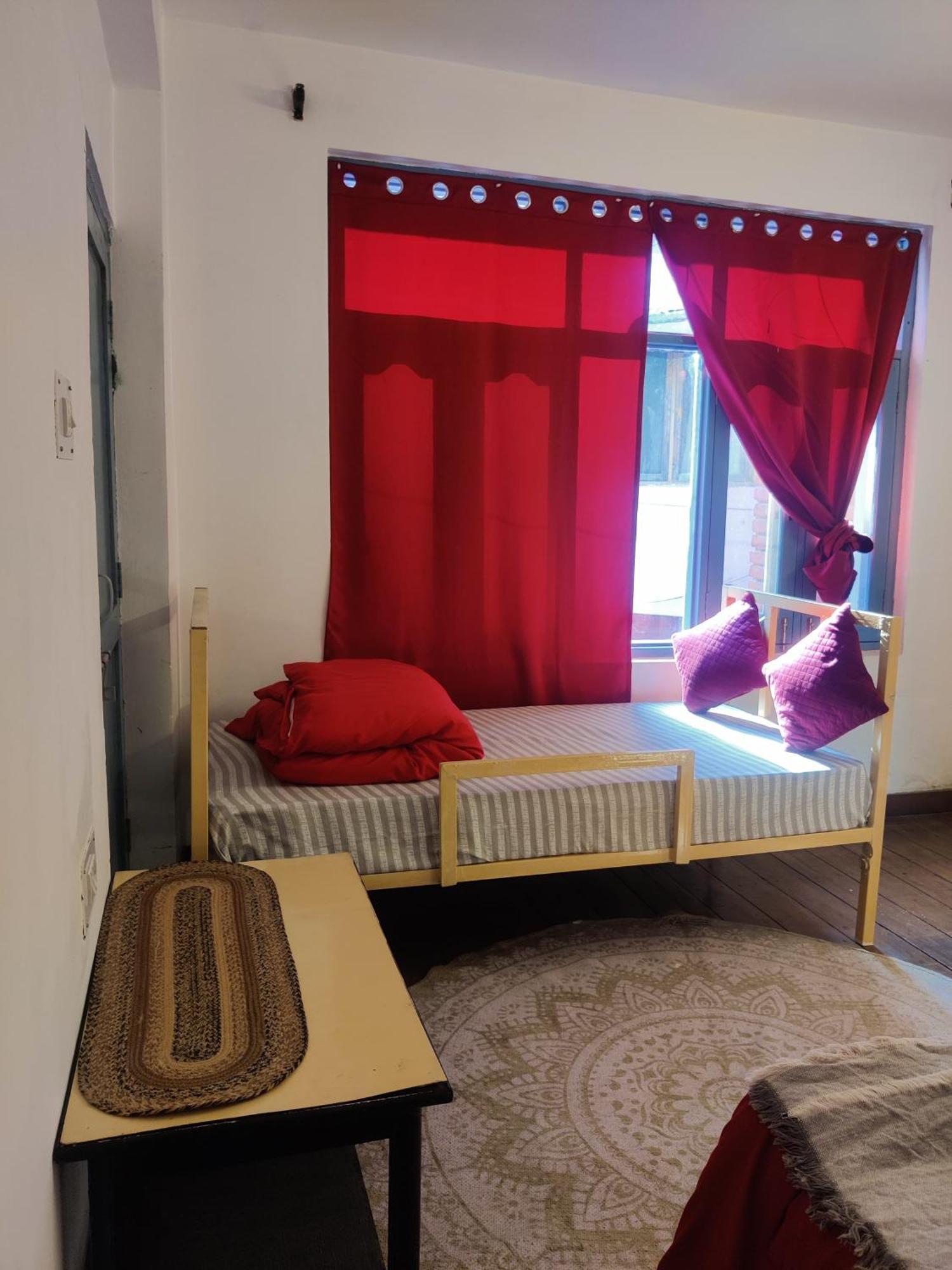 Mitra Mcleodganj Hostel McLeod Gandzs Kültér fotó