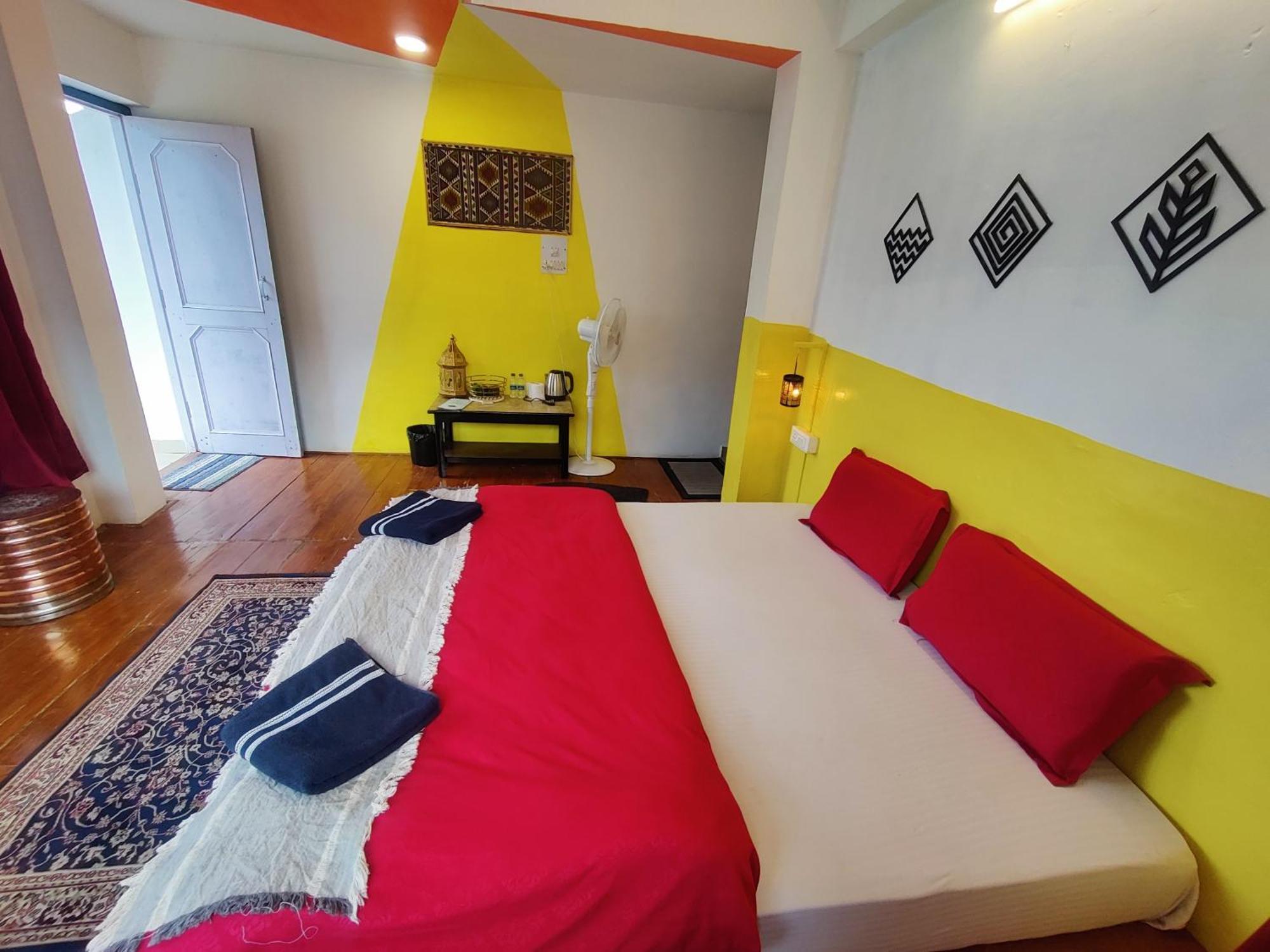 Mitra Mcleodganj Hostel McLeod Gandzs Kültér fotó