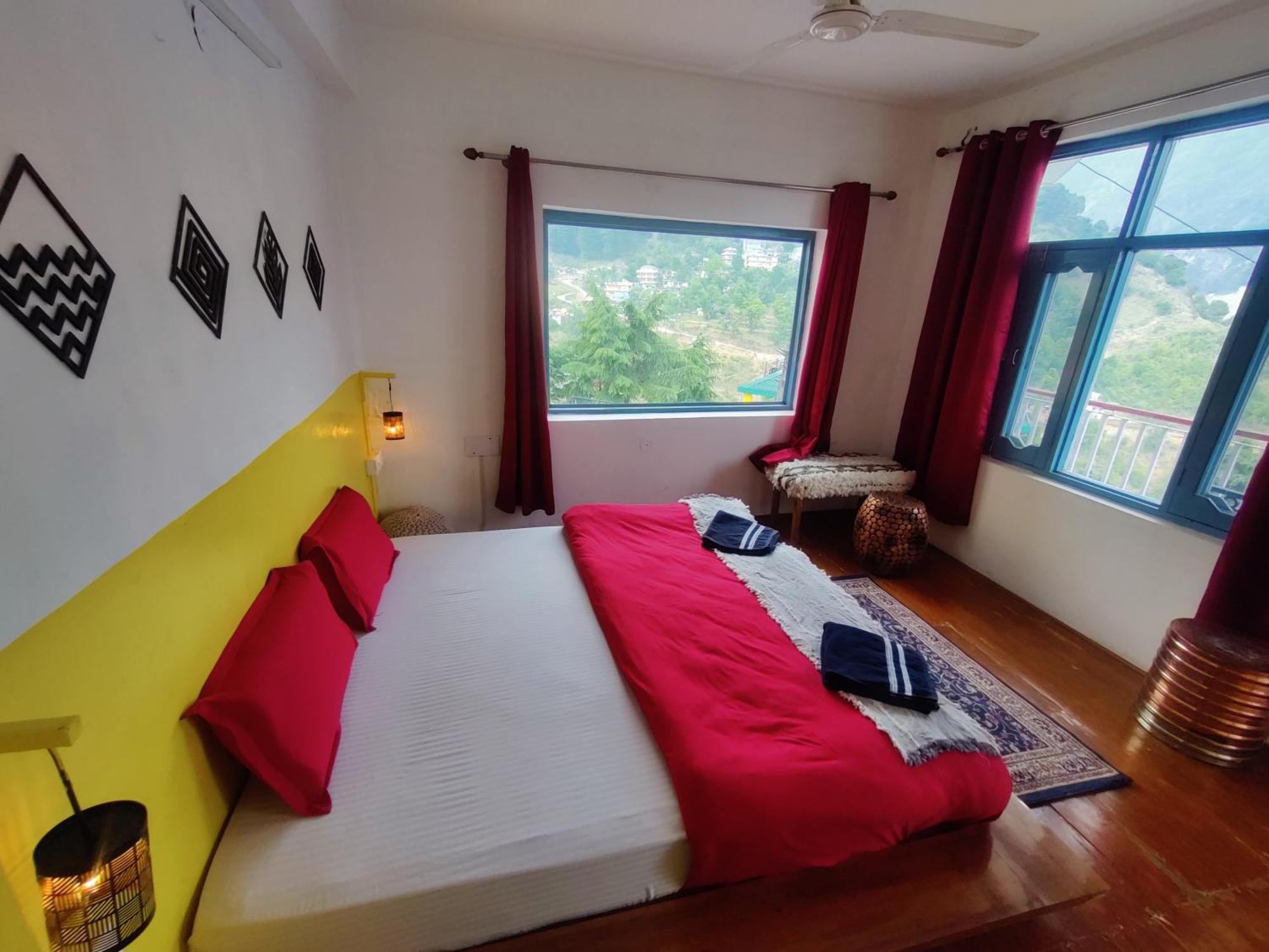 Mitra Mcleodganj Hostel McLeod Gandzs Kültér fotó