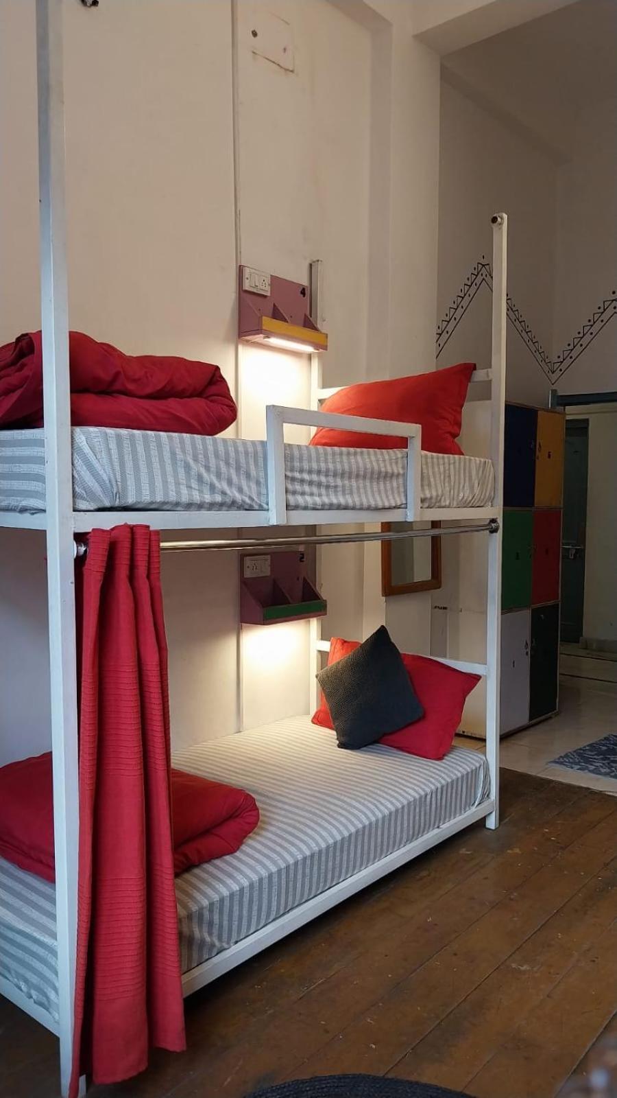 Mitra Mcleodganj Hostel McLeod Gandzs Kültér fotó