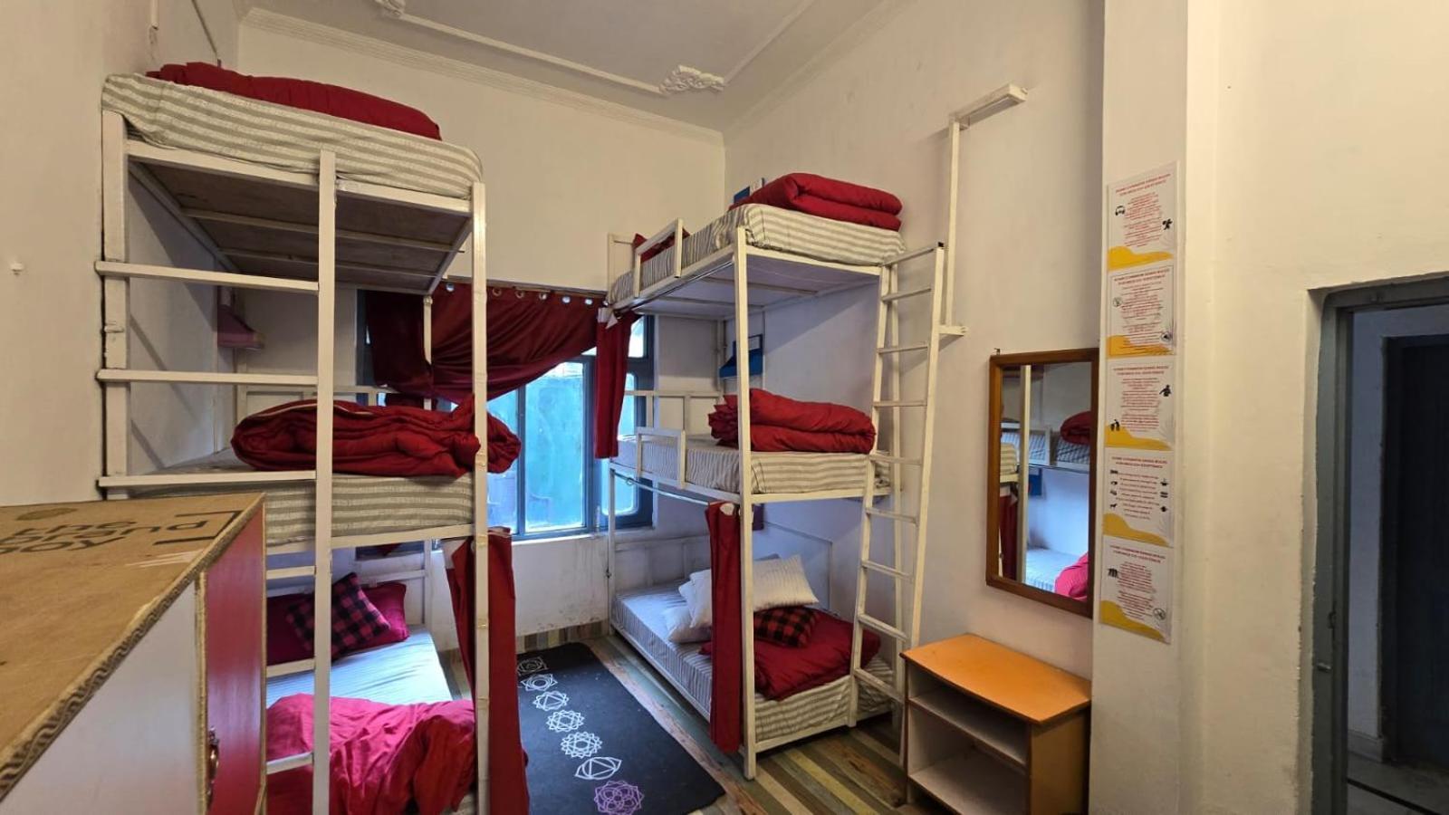 Mitra Mcleodganj Hostel McLeod Gandzs Kültér fotó