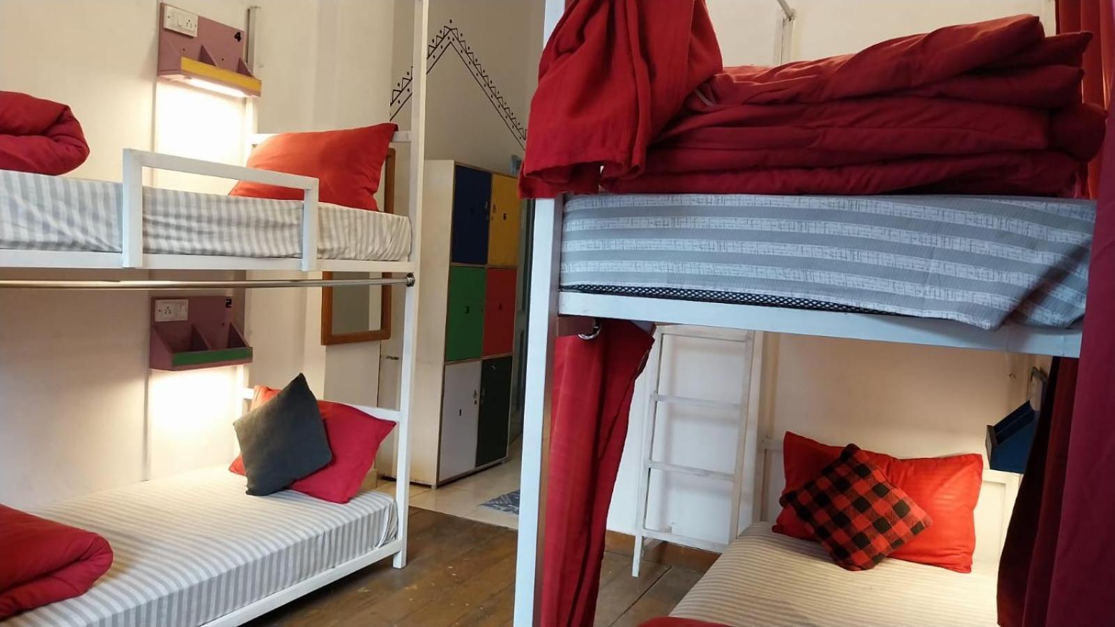 Mitra Mcleodganj Hostel McLeod Gandzs Kültér fotó