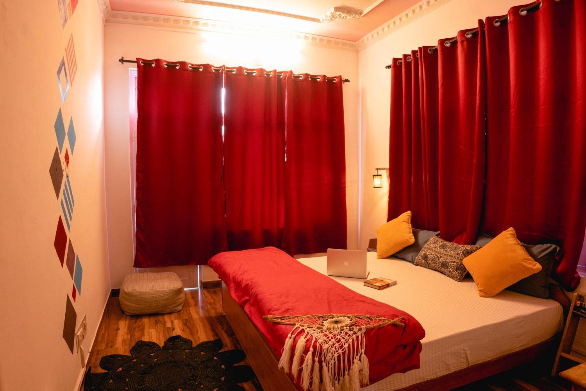Mitra Mcleodganj Hostel McLeod Gandzs Kültér fotó